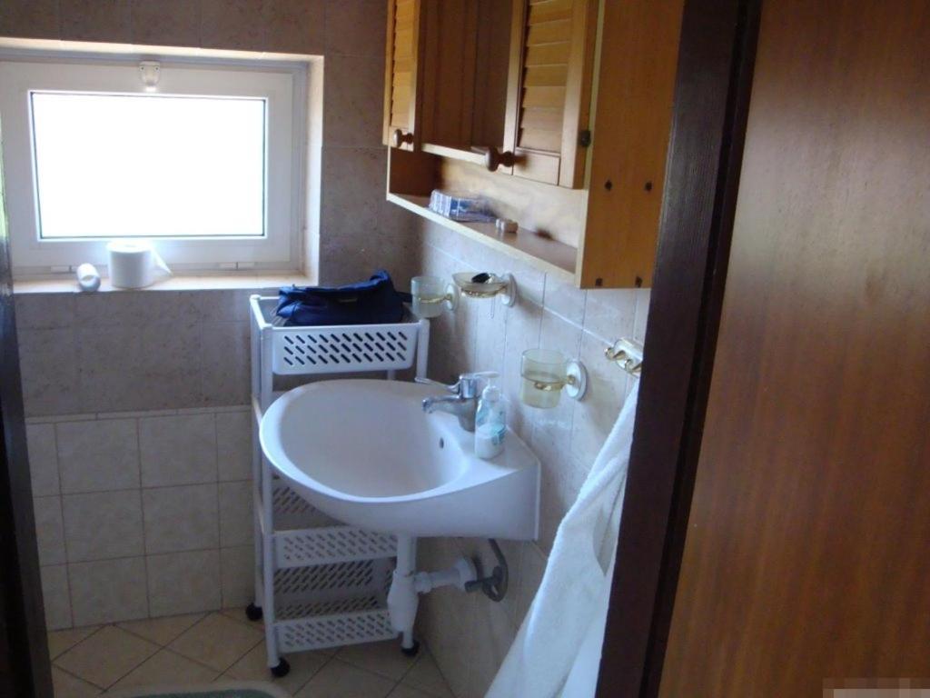Apartment In Kukljica With Sea View, Terrace, Air Conditioning, Wi-Fi エクステリア 写真